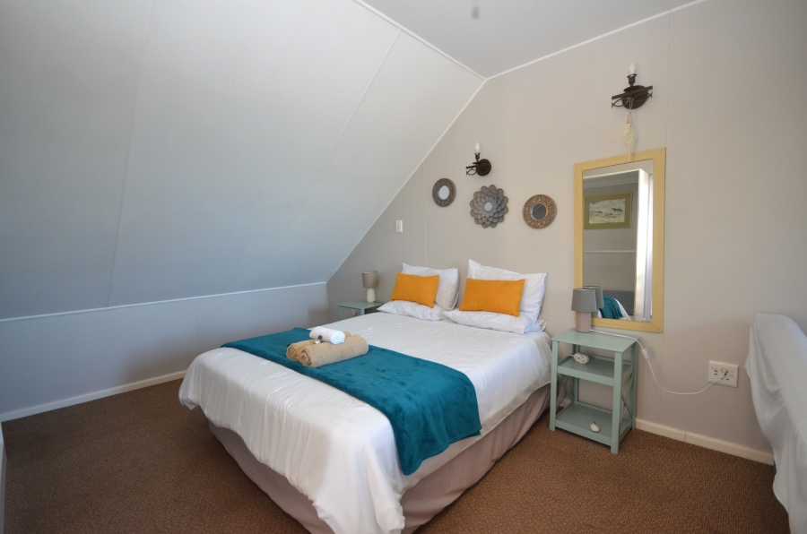 To Let 5 Bedroom Property for Rent in Kidds Beach Eastern Cape